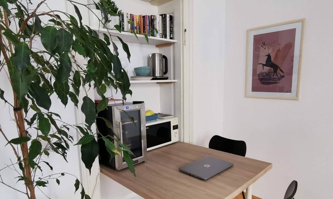 Siska District Casa | Newly renovated studio near the park and city