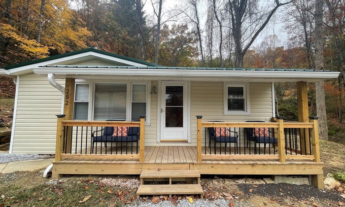 Mountain Home Casa | Newly renovated charming & cozy private country getaway - Hendersonville