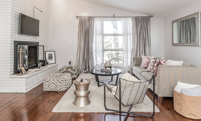 Newtown Square Casa | Recientemente renovado casa de mediados de siglo