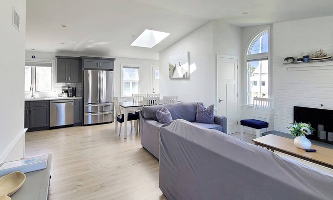 Silver Beach Casa | Newly Renovated 3BD--Central A/C, Enclosed Outdoor Shower, Bike or Walk to New Silver Beach, Only 0.5 Mi
