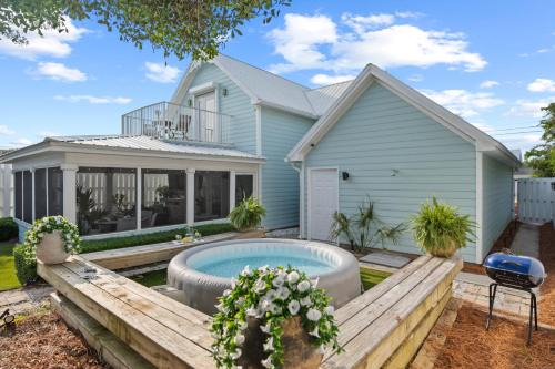 Inlet Beach Heights Casa | Newly Renovated 2-min Walk to the Beach The Coastal Cottage by AvantStay
