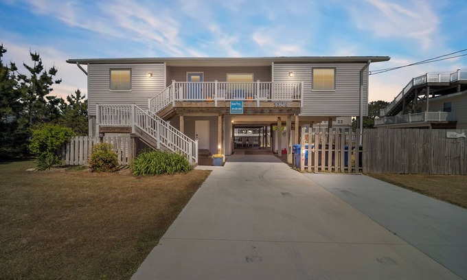 Sandbridge Cabaña | NEWLY RENOVATED Sandbridge Beach Home | Heated Pool & Steps to Ocean!