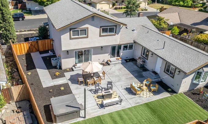Napa Casa | Newly Renovated Wine Country Home w/ Guest House