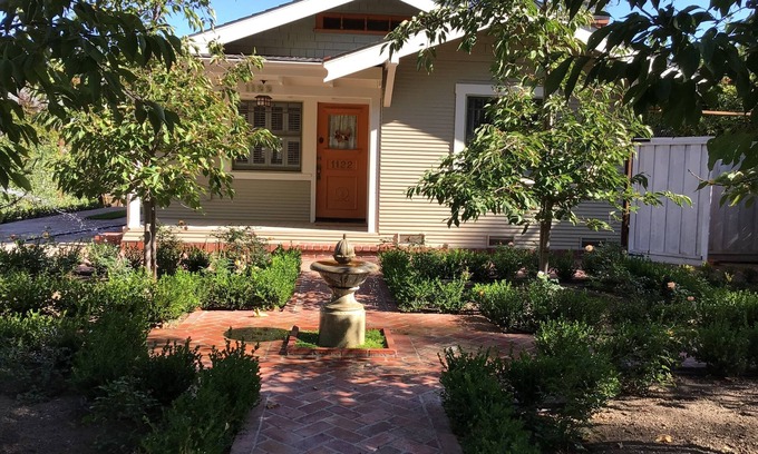 Junior College Neighborhood Association Cabaña | Newly renovated Wine Country Historic Cottage