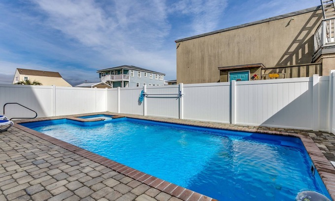 North Myrtle Beach Casa | TogetherResorts Cocina nueva / grande / teatro / sala de juegos / piscina privada / acceso a easybeach