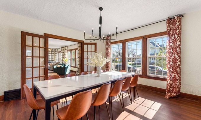 Michigan City Casa | Newly Updated Designer 5 Bd/2 Ba home in the heart of Michigan City - Sleeps 12
