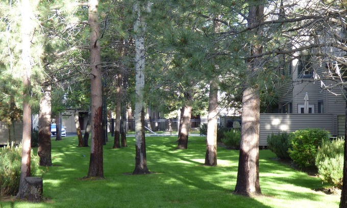 Sunriver Casa | Newly Updated Townhouse, 2 Master Suites, Hot Tub, Bikes