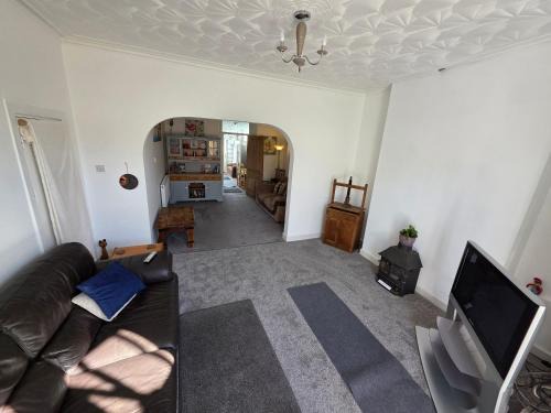 Newton Apartamento | NEWTON HEATH APARTMENT -750mtrs to beach - Spacious ground floor - Sleeps 6