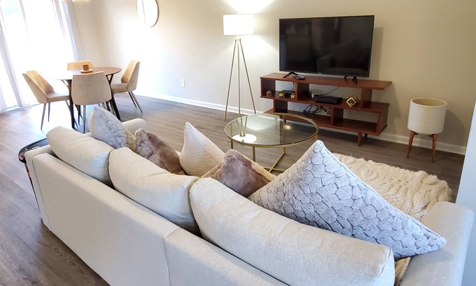 St. Andrews Casa | NewtoVrbo! Entire 2 Townhouses, 5 bedrooms, 4.5 bathrooms in gated community!