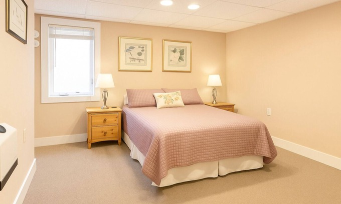 University District Casa | Next to University, Fire Pit Backyard, Off-Street Parking, Getaways & Game Days