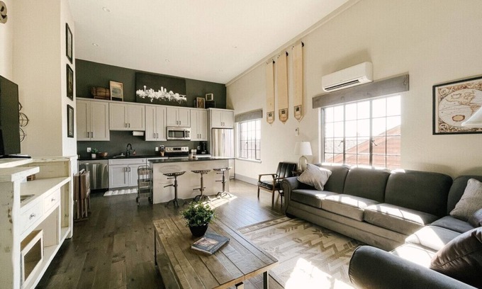 Downtown Knoxville Apartamento | Neyland View Condo - Heart of Downtown Knoxville