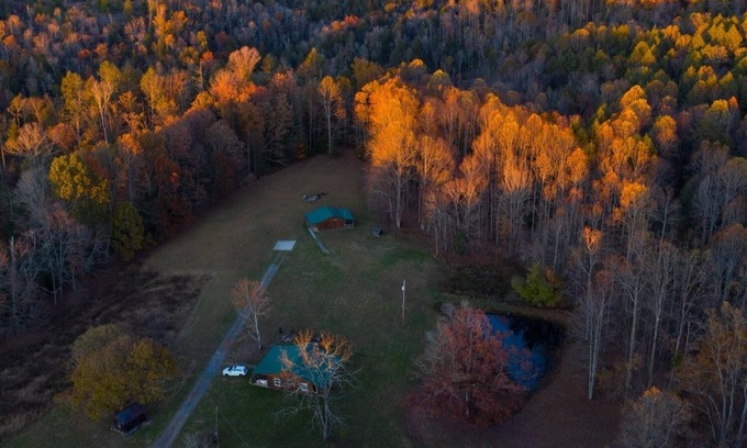 Hico Cabina | Fern Creek Cabins @ New River Gorge, Aislado, Agua Blanca, Senderismo, Bañera de hidromasaje.