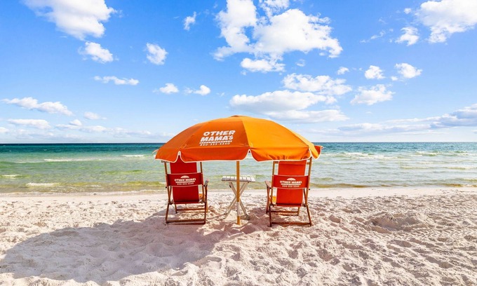 Seacrest Condominio | Ground floor gulf front beach Blue Tide condo between Alys beach & The Hub.