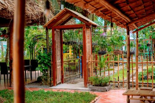 Cu Lao Dung Chalet De Esquí | Nhà lá Miền Tây Việt Nam