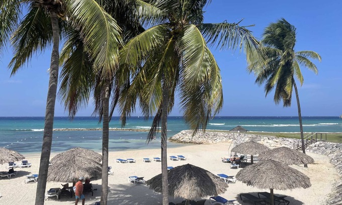 Montego Bay Villa | Nianna Eden