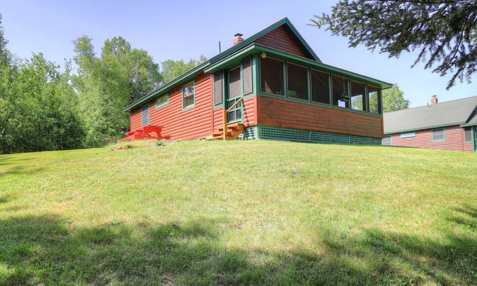 Rangeley Plantation Casa | Linda y acogedora cabaña nueva en Niboban!