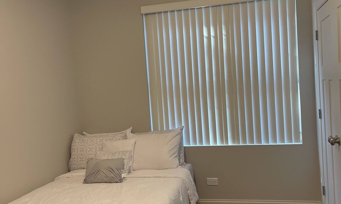 Grand Boulevard Apartamento | Nice 2 bedroom 15 minutes to downtown chicago