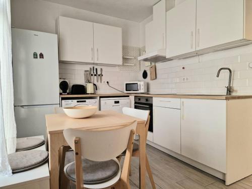 Leon XIII-Los Naranjos Apartamento | Nice 2-bedroom apartment in downtown Seville Dionisio