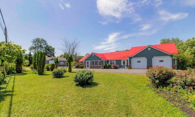 Westville Casa | Nice 2-bedroom bungalow, handicap friendly