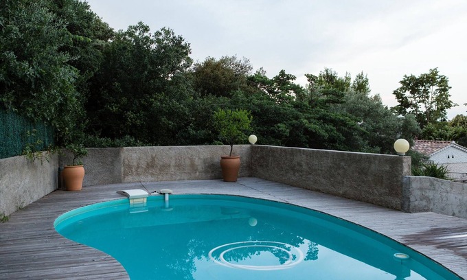 Santa Cruz Apartamento | Bonita piscina de 2 habitaciones en Nimes