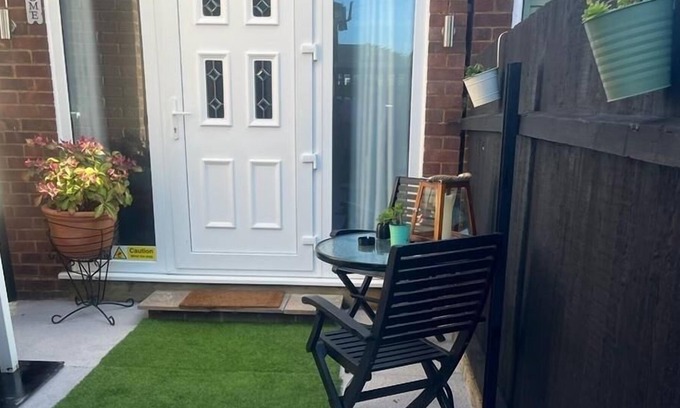 Luton Apartamento | Nice And Cosy Large Studio Near to London Luton Airport (Pet Friendly)