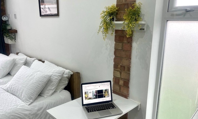 Luton Apartamento | Nice and Cosy Large Studio Near Luton Airport