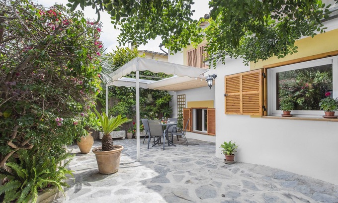 Soller Chalet De Esquí | Bonita y moderna propiedad con terraza privada muy cerca de la playa. WIFI FREE