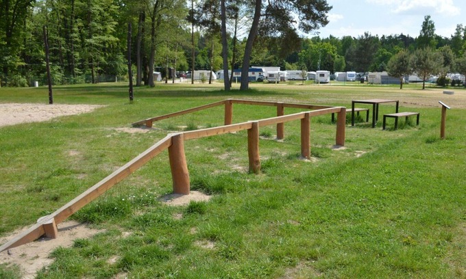 Hradec Kralove Casa | Bonito apartamento en villa para 12 personas con WIFI, TV, patio y mascotas permitida