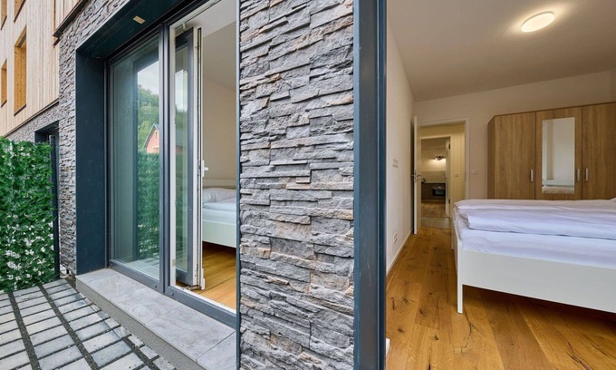Svoboda nad Upou Apartamento | Hermoso apartamento para 4 personas con WIFI, TV, terraza y mascotas permitida