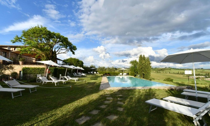 Ponte di Gabbiano Apartamento | Nice apartment for 4 people with WIFI, A/C, pool, TV and pets allowed, close to Siena