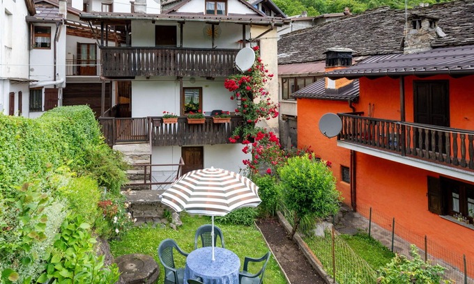 Calasca-Castiglione Apartamento | Hermoso apartamento para 5 personas con WIFI, TV, balcón y mascotas permitida