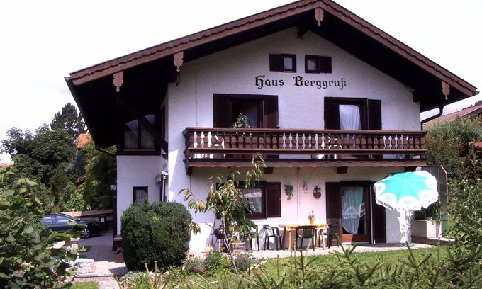 Vordermiesenbach Apartamento | Hermoso apartamento de una sola planta en la casa Berggruß en Ruhpolding, niños y mascotas
