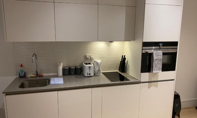 Loxford Apartamento | Nice Apartment Close to Ilford Station , NETFLIX AND WI-FI FREE