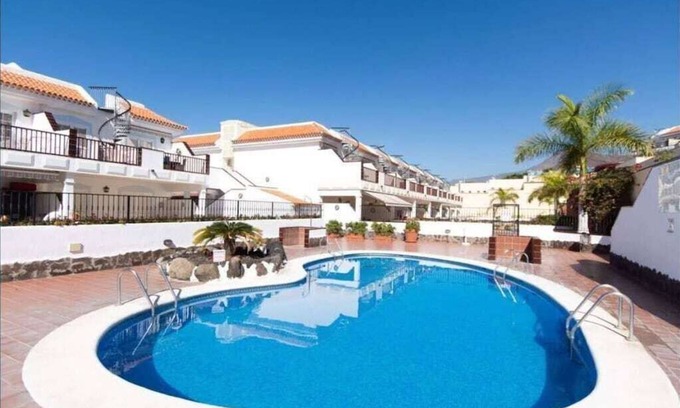 Los Cristianos Apartamento | Bonito Apartamento con Piscinas y Wifi fibra GRATIS