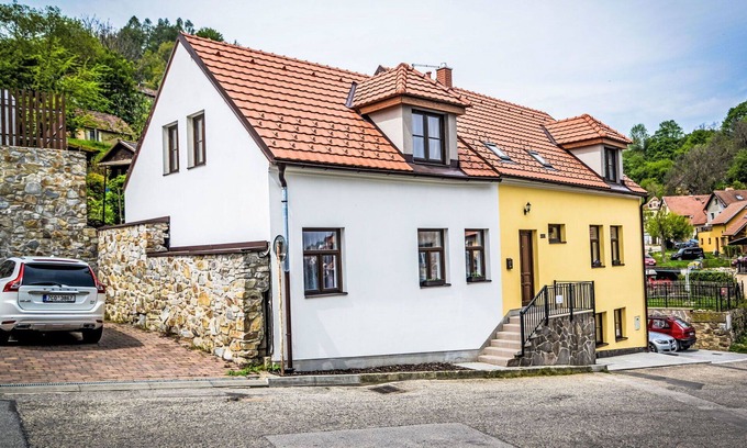 Cesky Krumlov Apartamento | Hermoso apartamento para 5 personas con WIFI, patio, mascotas permitida y aparcamiento