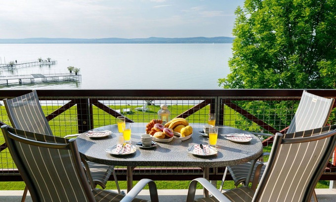 Balatonoszod Apartamento | Bonito apartamento para 4 personas con WIFI, TV, balcón y aparcamiento
