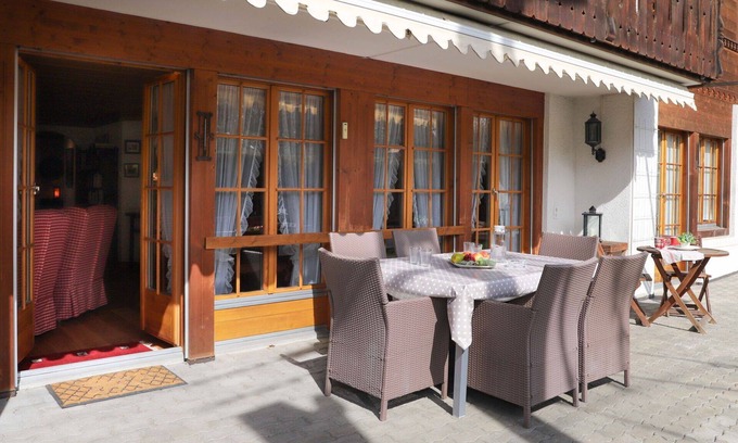 Saanen Apartamento | Hermoso apartamento para 12 personas con WIFI, TV y terraza