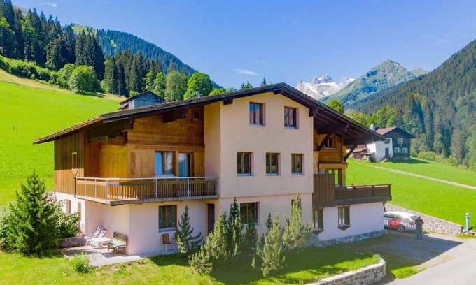 Tschagguns Apartamento | Bonito apartamento para 2 personas con patio y aparcamiento
