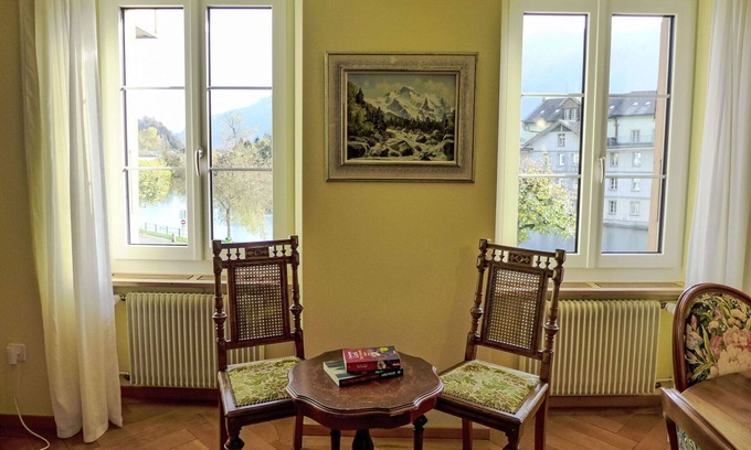 Unterseen Apartamento | Acogedor apartamento para 4 personas con WIFI, TV y patio