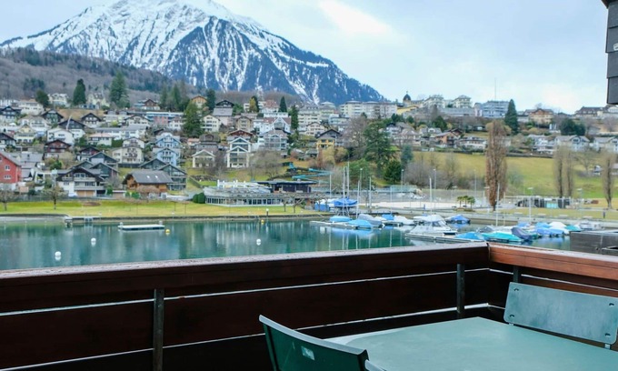 Spiez Apartamento | Precioso apartamento para 4 personas con WIFI, TV y balcón