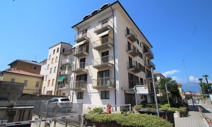 Luino Apartamento | Bonito apartamento para 4 personas con WIFI, TV, balcón y aparcamiento