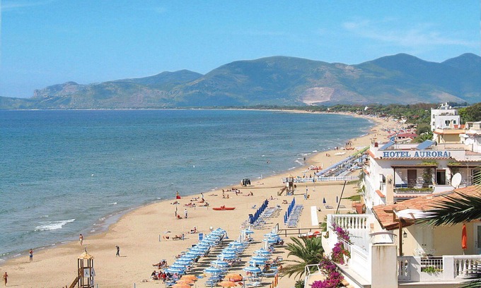 Latina Lido Apartamento | Nice apartment for 5 guests with A/C, WIFI, TV, terrace and parking