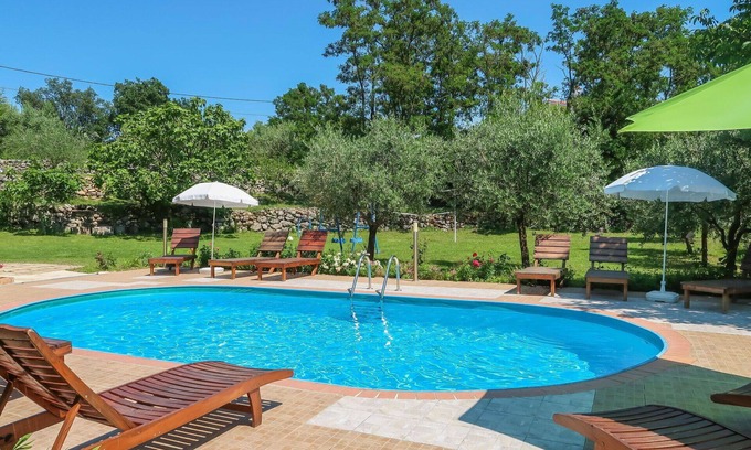Presika Apartamento | Bonito apartamento para 5 personas con A/C, piscina, WIFI, TV, terraza y aparcamiento