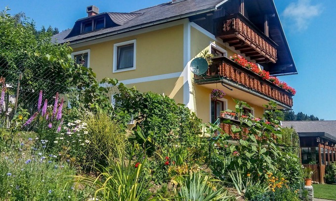 Magdalensberg Apartamento | Hermoso apartamento para 6 personas con piscina, WIFI, TV, patio, vista panorámica y aparcamiento