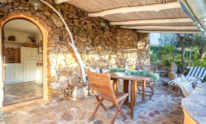 Capo d'Orso Apartamento | Bonito apartamento para 2 personas con A/C, TV y mascotas permitida