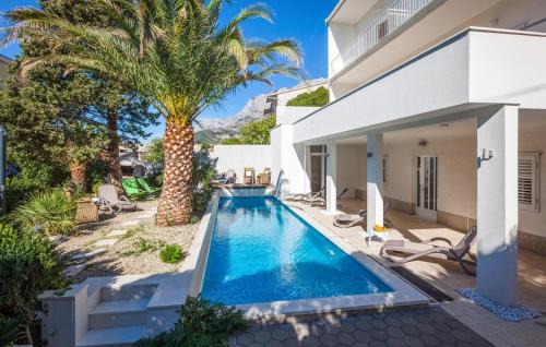 Bidol Apartamento | Nice Apartment In Makarska