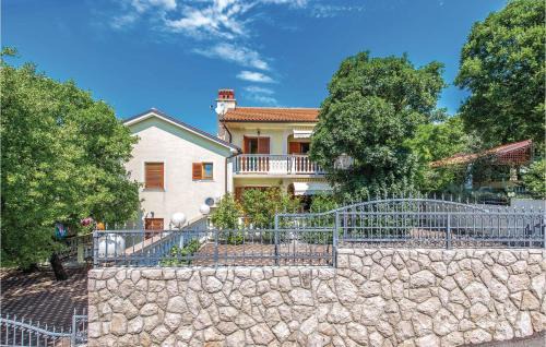 Povile Apartamento | Nice Apartment In Povile With Wifi