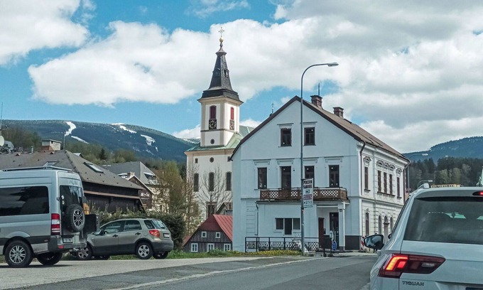 Rokytnice nad Jizerou Villa | Apartamento en villa con WIFI, TV, patio, mascotas permitida, vista panorámica, aparcamiento