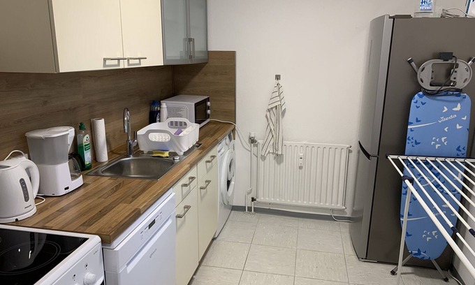 Oststadt Apartamento | Bonito apartamento con un gran balcón cerca del castillo Hoepfner y del centro.