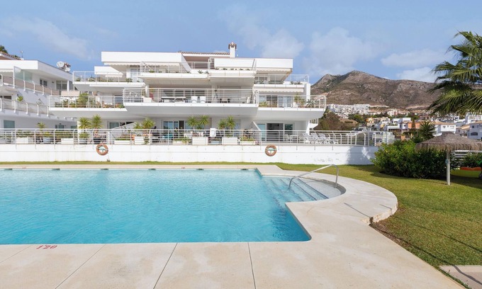 Rancho Domingo Apartamento | Bonito apartamento con terraza soleada, piscina y vistas al mar